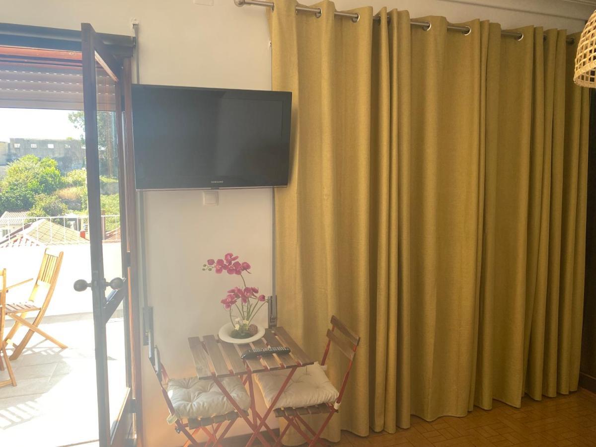 Apartamento com patio na rua principal da cidade Porto Exterior foto