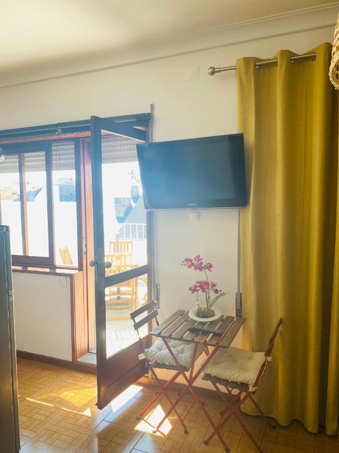 Apartamento com patio na rua principal da cidade Porto Exterior foto